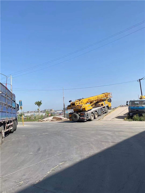 沙洋县25吨吊车的租赁价格大概是多少？